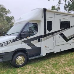 2802SL-MH-LHS-FrontOn-web