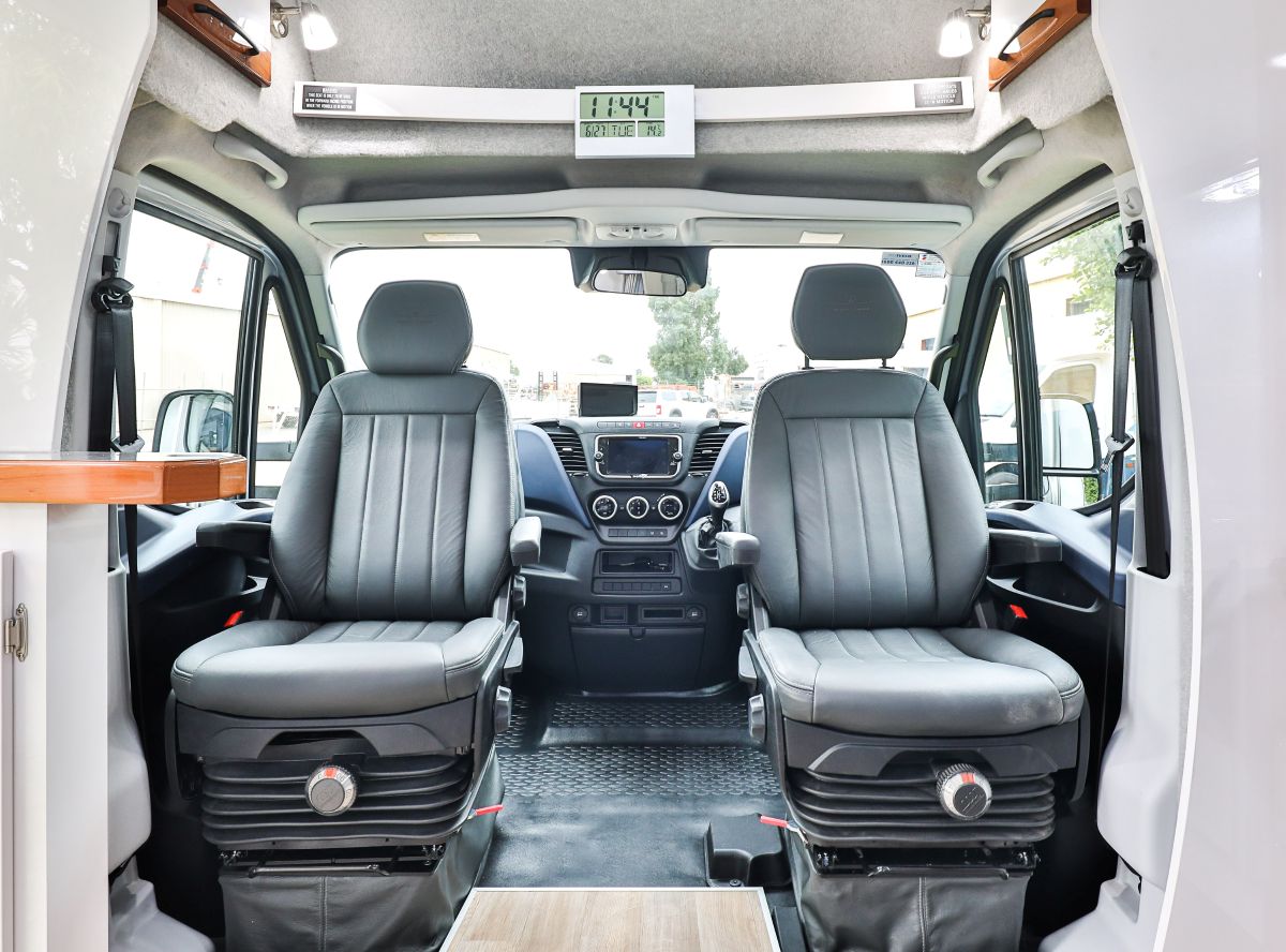 Swivel seats and cabin